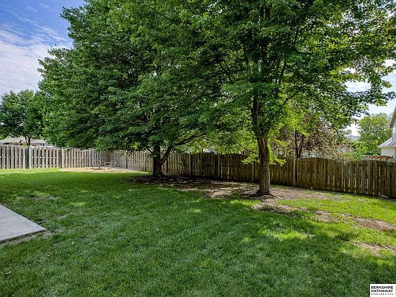 2nd image of 303 Castle Pine Dr
