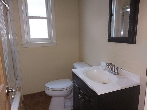 4th image of 1735 N Thatcher Ave