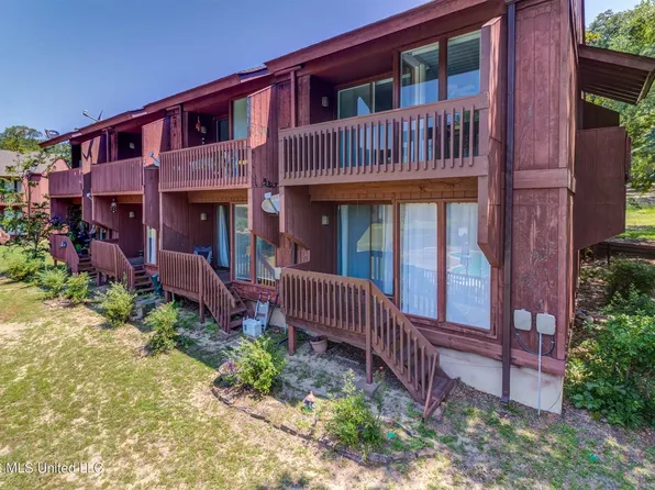 229 Lakeside Villa #E, Diamondhead, MS 39525