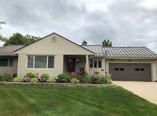 89 Aurora Hudson Rd, Aurora, OH 44202