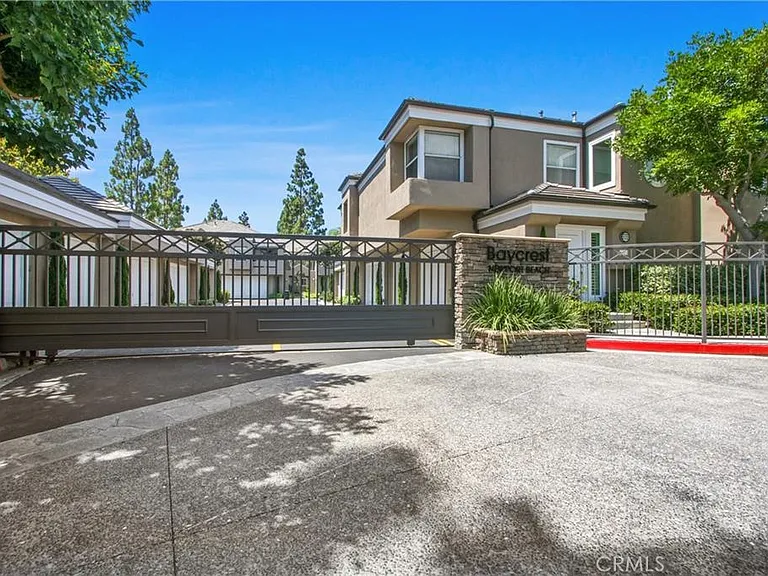 118 Baycrest Ct — Photo 1