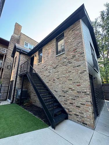 3651 N Damen Ave Photo 1