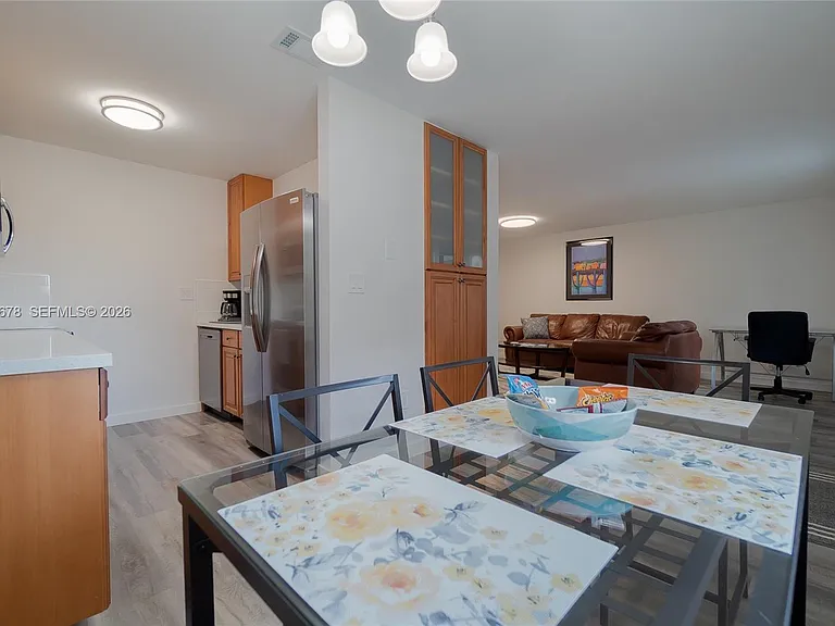 1099 NE 35th St #2 — Photo 7