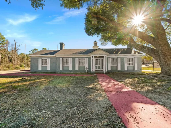 302 E South St, Overton, TX 75684