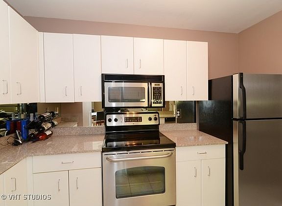 4th image of 401 E Ontario St APT 709