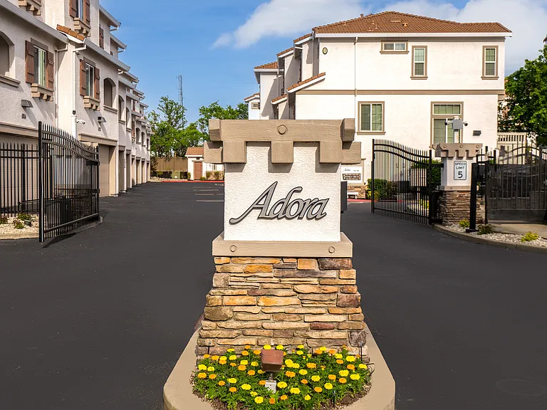 Adora Townhomes — Photo 36