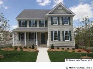 60 Canary Dr, Lakewood, NJ 08701