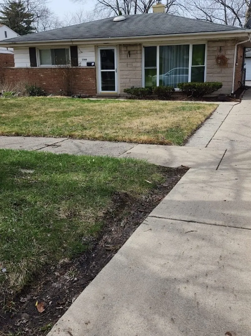 1366 Price Ave photo 1