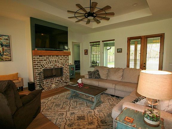 3rd image of 455 E Walton Rd