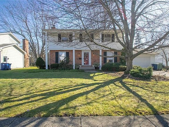 3rd image of 109 Pin Oak Dr