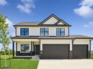 250 NW Copperleaf Ct, Waukee, IA 50263