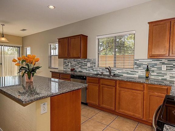 5th image of 8423 W Vernon Ave