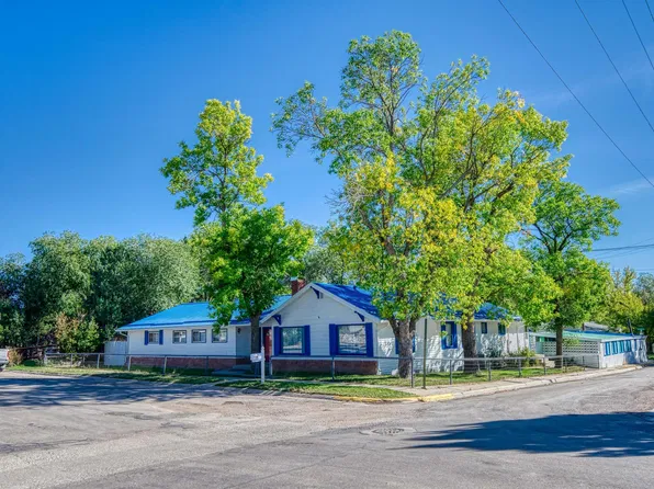 446 Pine St, Newcastle, WY 82701