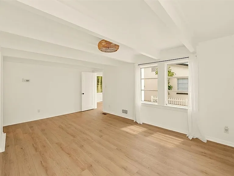 925 16th Ave N #1 — Photo 16