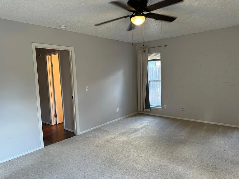 6715 Columbia Ln — Photo 24