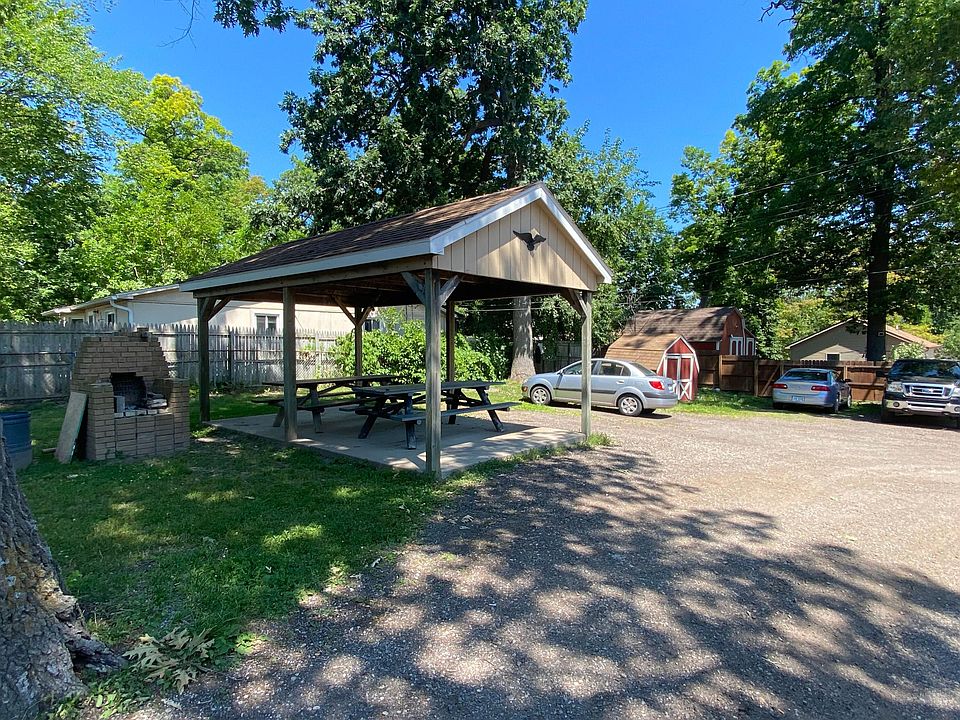 5645 E. Grand River, photo 9