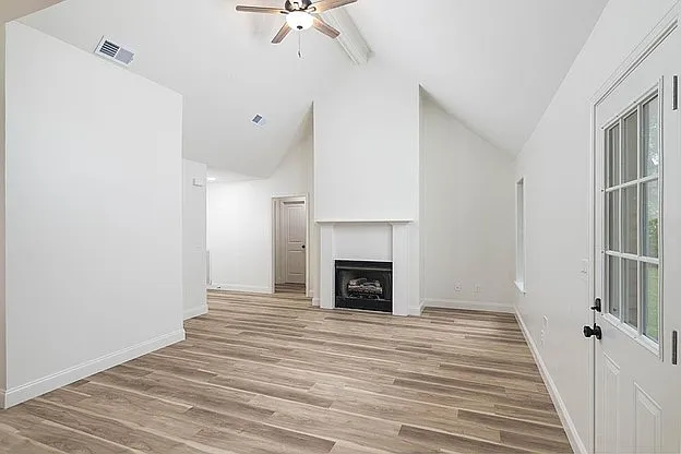 808 Deerfield Dr — Photo 5