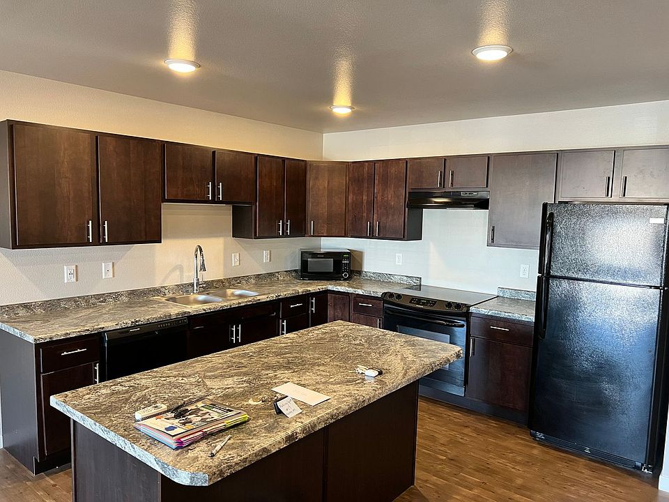 1st image of 201 E Holmes St #404