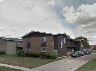 1651 Maple Ln, Elgin, IL 60123