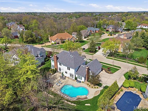 3rd image of 14812 Brook Hill Dr