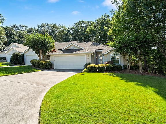 3rd image of 300 Bowen Pl