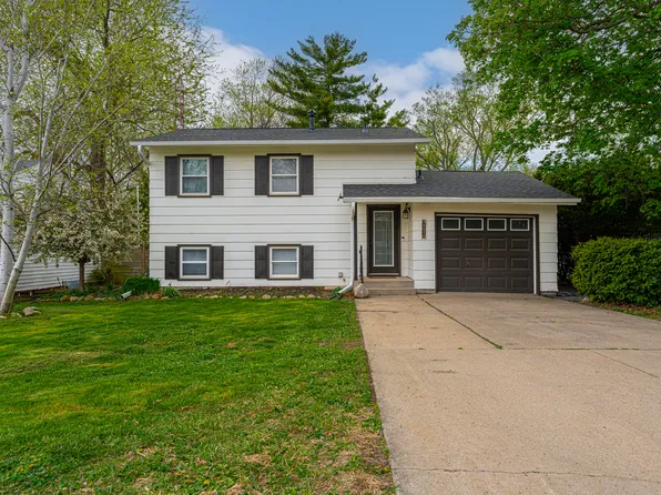 805 S Grove St, Normal, IL 61761