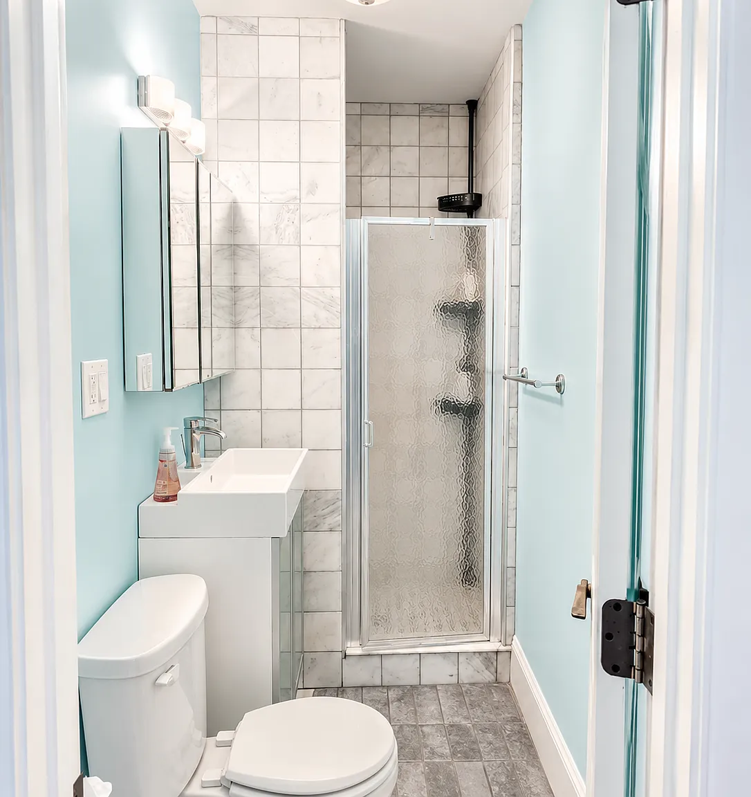 3 bed, $4,000 — Photo 1