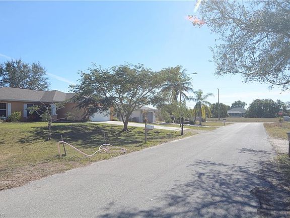 4th image of 622 NE Juanita Ct