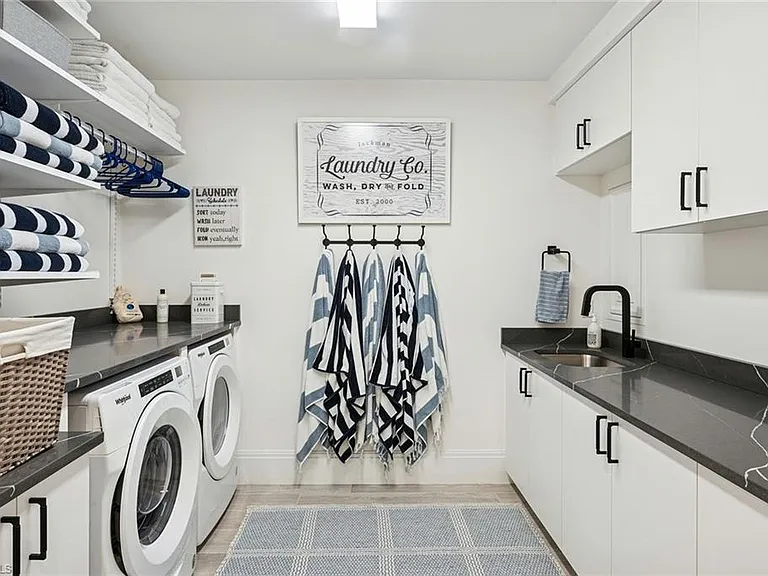 1135 3rd Ave S #119 — Photo 40