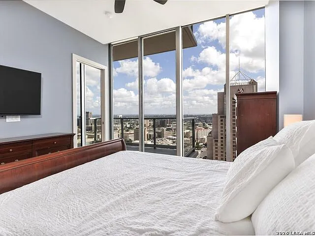 610 E Market St #2904 — Photo 13