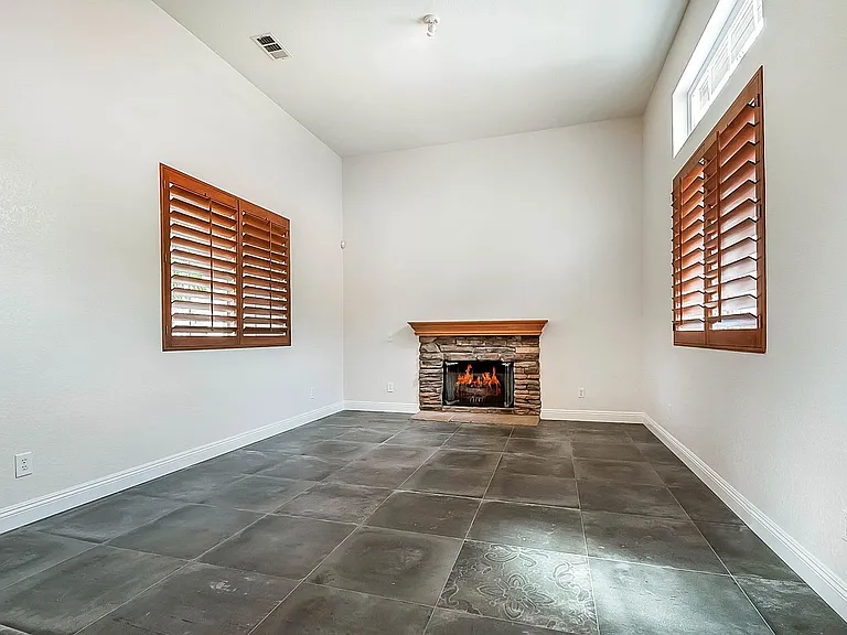 32440 Angelo Dr — Photo 7