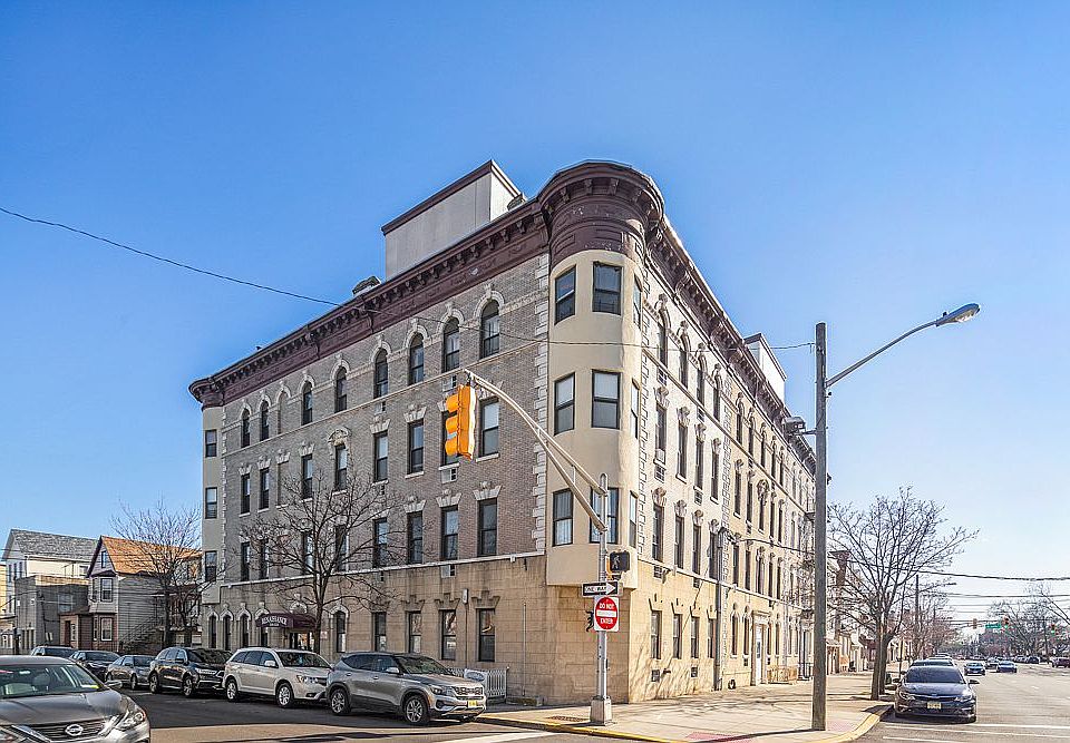 1st image of 518-524 Kennedy Blvd #1E