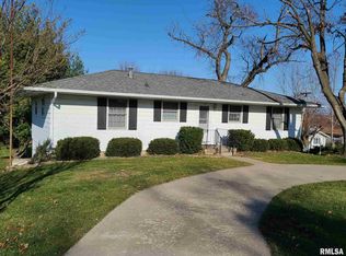 1129 1st Ave, Fulton, IL 61252