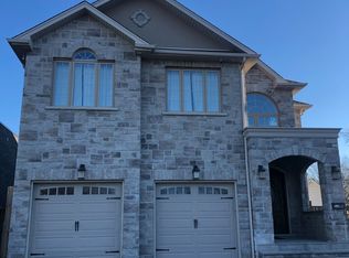 994 Garrard Ave, Mississauga, ON L5E 1L5