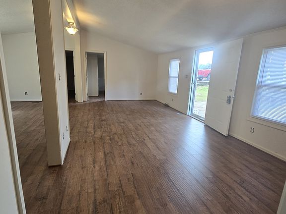 2nd image of 3041 Travellers Rd
