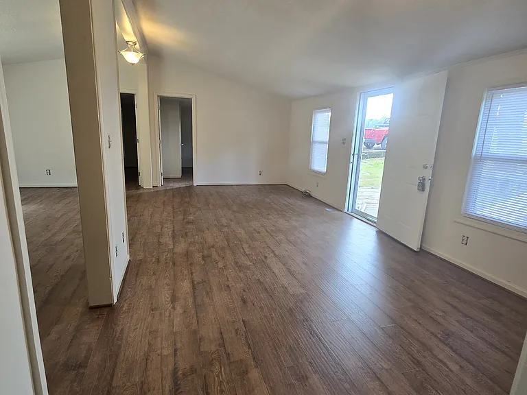 3041 Travellers Rd — Photo 2