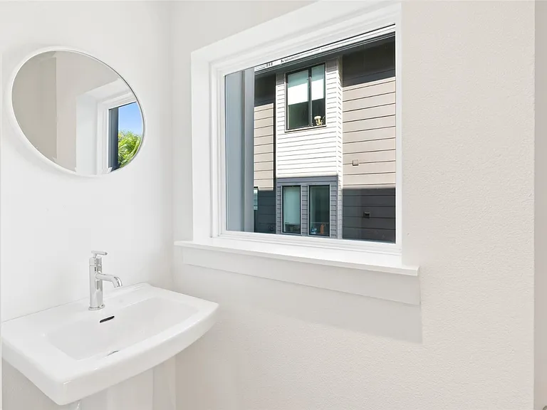 6012 Hudson St #3 — Photo 12