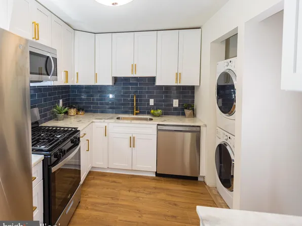 100 Monroe St APT 202, Rockville, MD 20850