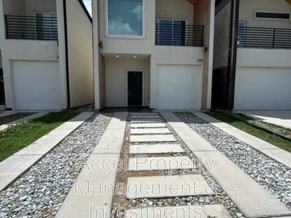 209 N 28th St, McAllen, TX 78501