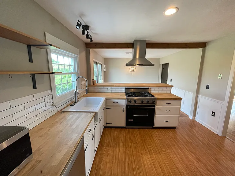 438 Walnut Run Rd — Photo 17