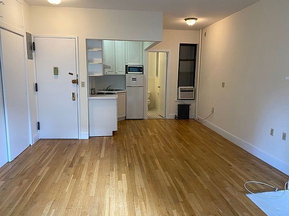 5th image of 167 W 72nd St #3A