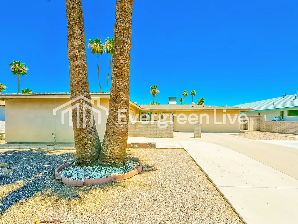 835 S Revolta Cir