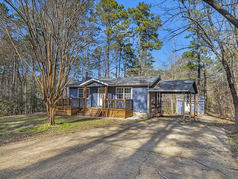 1121 Victoria Dr — Photo 1