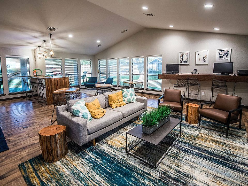 Relax in Our Stylish Community Lounge at Bridgepoint Apartments