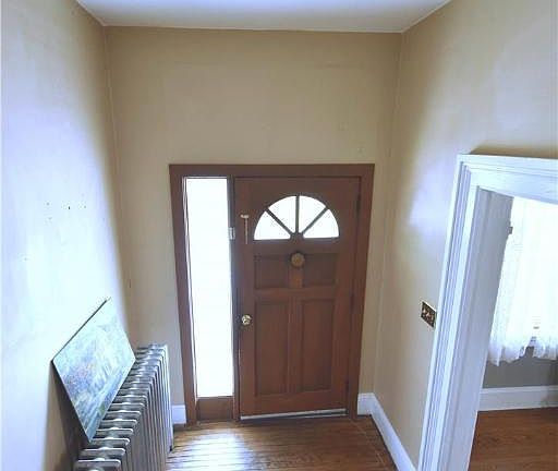 5th image of 223 E Main St
