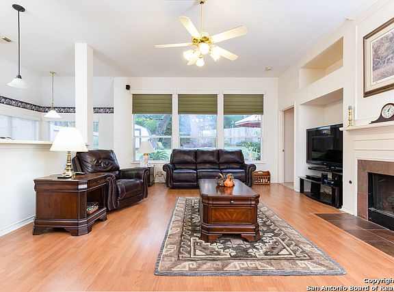 5th image of 11502 Brae Hl
