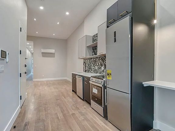 5th image of 498 Putnam Ave APT 2R