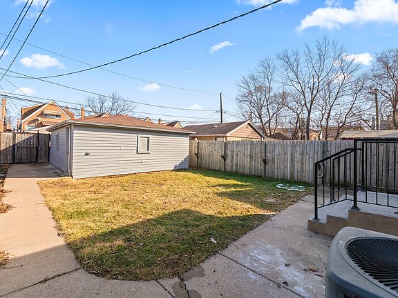 4th image of 4635 S Keating Ave