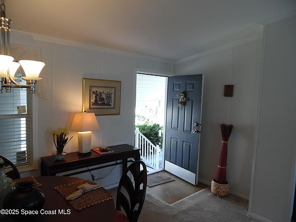 3rd image of 305 Egret Cir