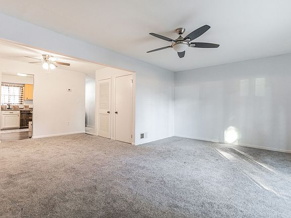 5th image of 4661 Charlton Ct